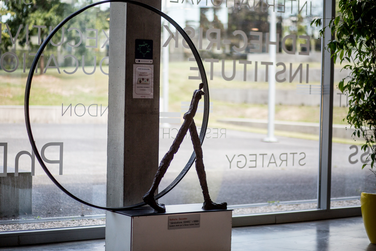 Sculpture “homme en marche”
