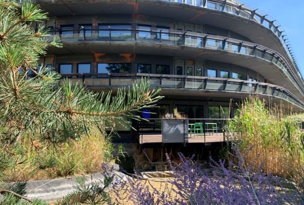 Bâtiment "Le Vaisseau" œuvre par Jean Nouvel. Rentrée 2024.