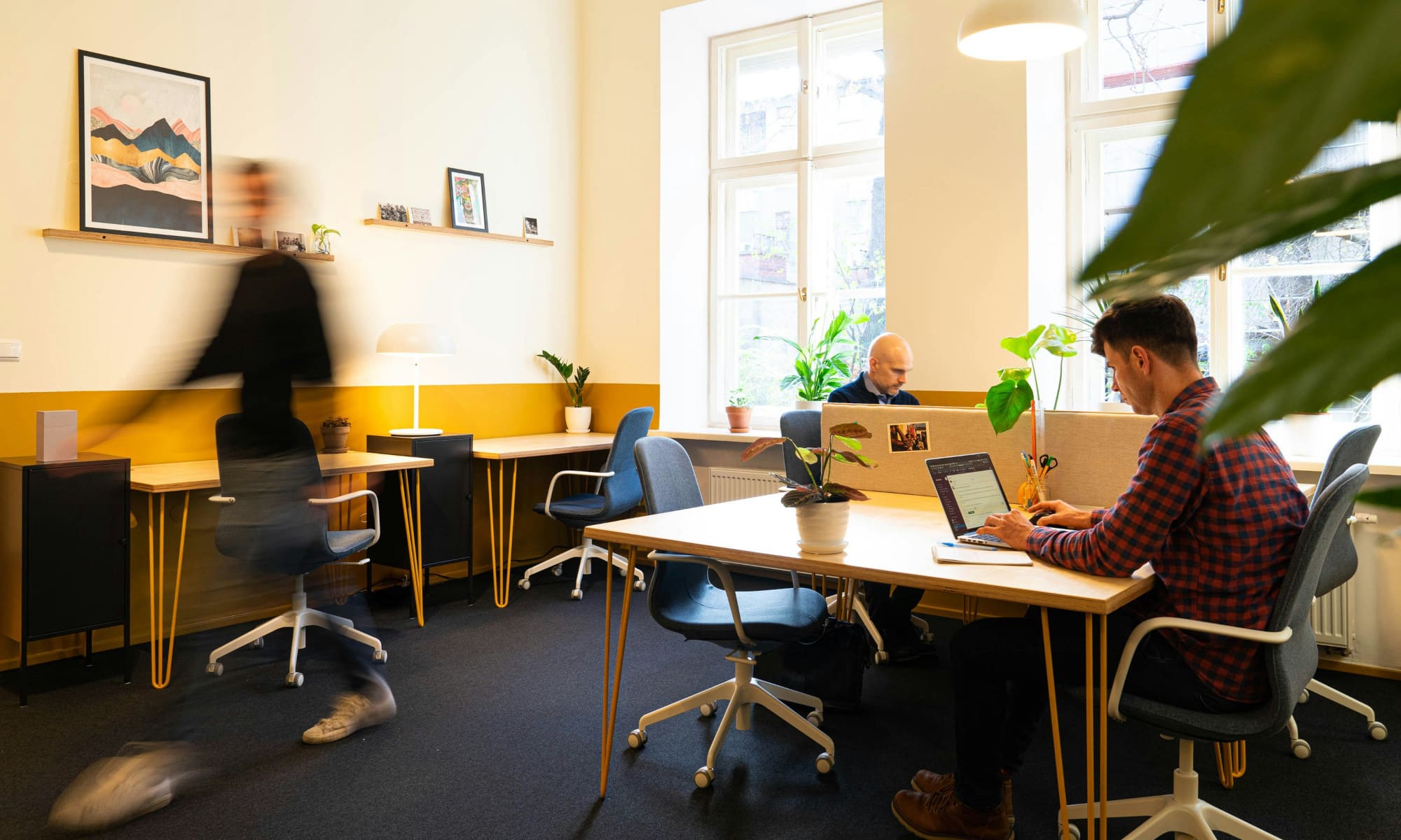 "[...] le manque de diversité en amont perpétue le manque de diversité dans les contenus produits, qui à son tour peut freiner l'arrivée de nouveaux profils dans l'industrie"