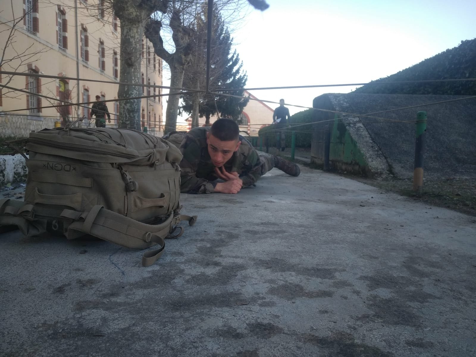 Julien Dupont Gil-Guzman, étudiant de l'EDHEC,  en entraînement, durant sa période d'engagement comme militaire de rang    