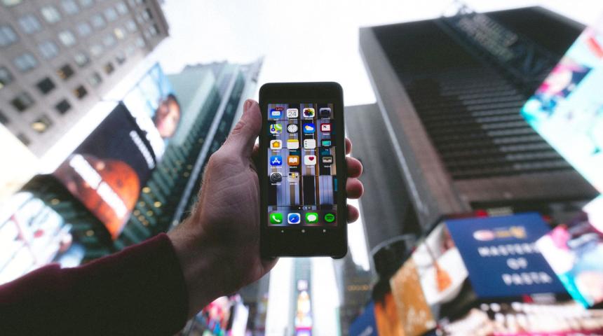 The social media conundrum during corporate reputation crises