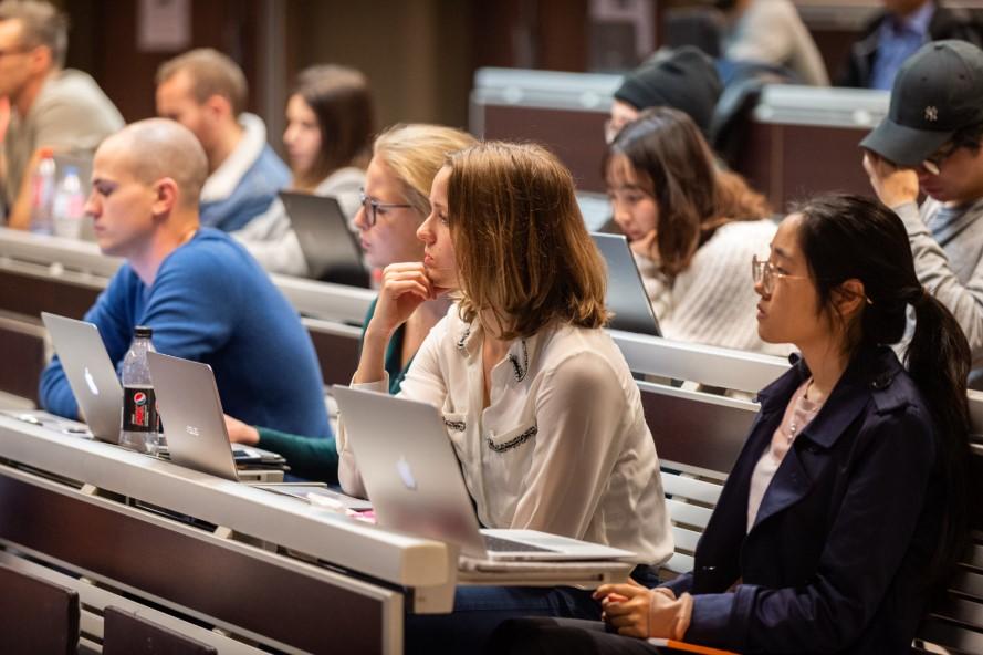 étudiants dans l'amphithéâtre